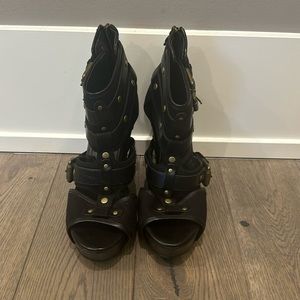 Black wedge sandals